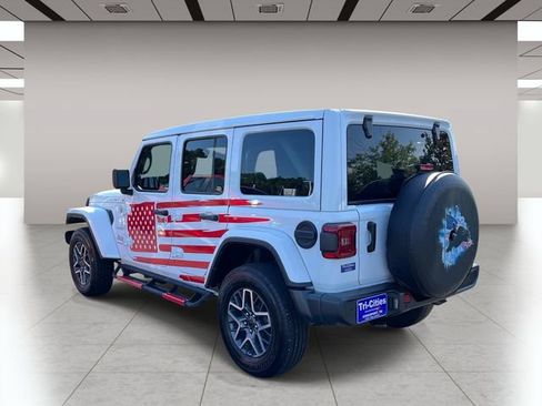 Used 2024 Jeep Wrangler Unlimited Sahara w/ Technology Group AWD/4WD image 6