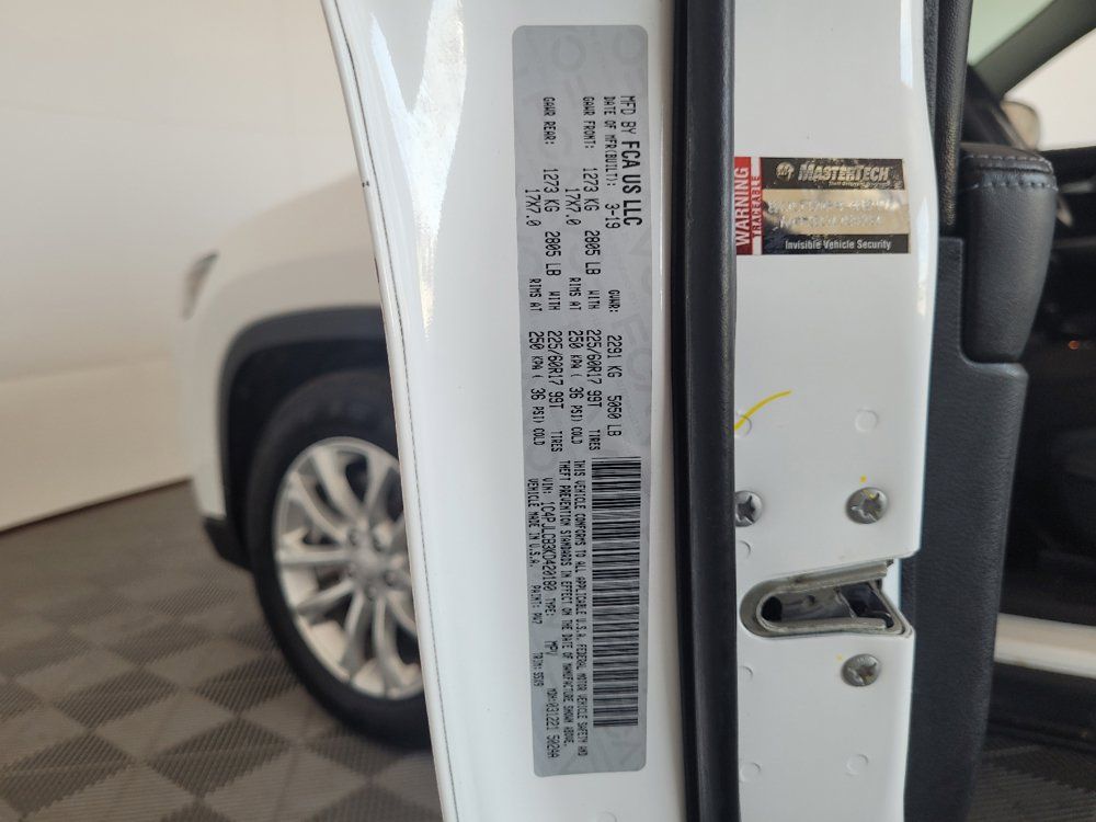 Used 2019 Jeep Cherokee Latitude w/ Popular Appearance Group FWD image 33