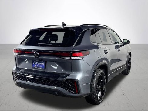 New 2025 Volkswagen Tiguan SE R-Line image 6