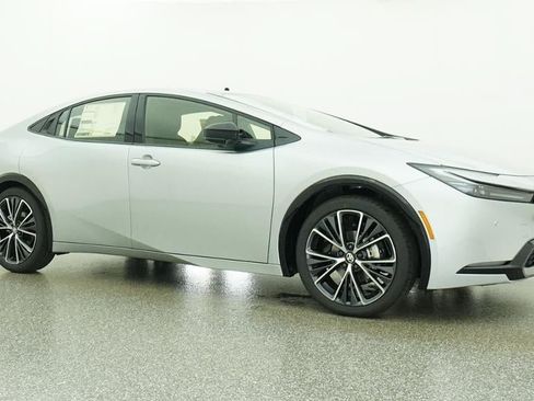New 2027 Toyota Prius XLE FWD image 28