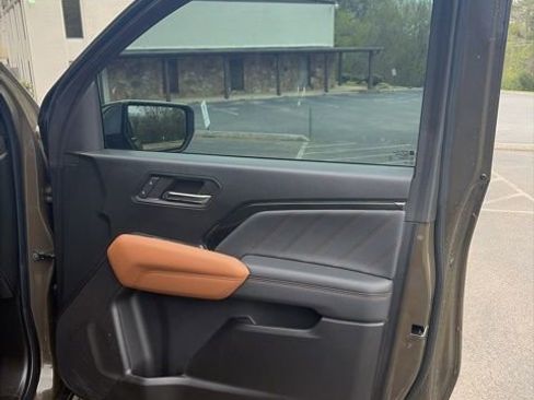 Used 2024 GMC Canyon Denali image 20