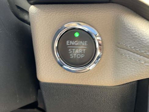 Used 2023 Ford Expedition Limited image 23