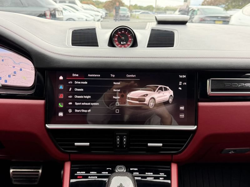 Used 2023 Porsche Cayenne GTS AWD/4WD image 25