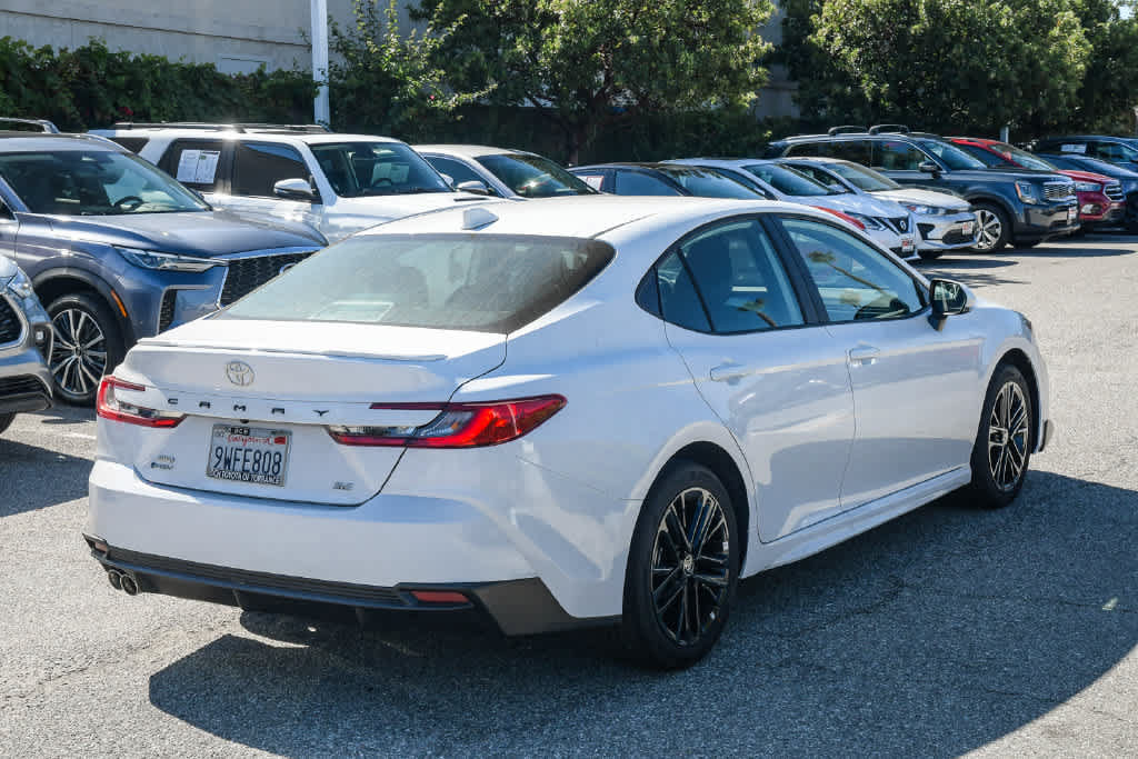 Used 2026 Toyota Camry SE AWD/4WD image 9