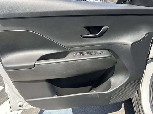 Used 2024 Hyundai Kona SEL AWD/4WD image 16