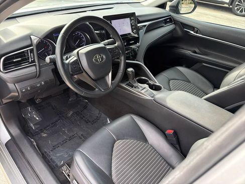 Used 2022 Toyota Camry SE FWD image 13