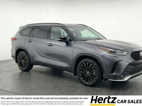 Used 2025 Toyota Highlander XSE image 1