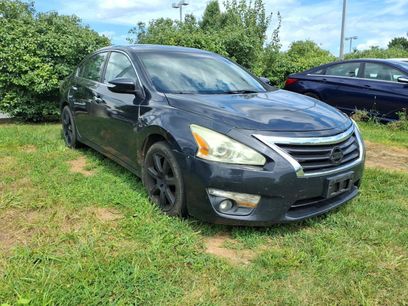 Used 2015 Nissan Altima 2.5 SL w/ Moonroof Package