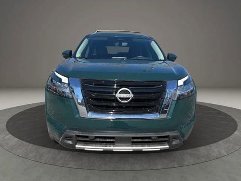 Used 2024 Nissan Pathfinder Platinum image 8