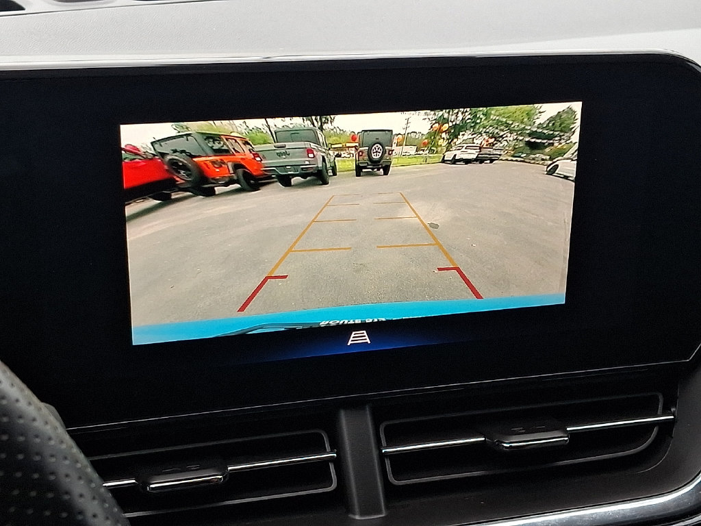 Used 2024 Chevrolet Trax RS w/ Driver Confidence Package FWD image 18