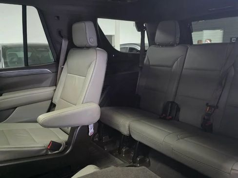 Used 2021 GMC Yukon SLT w/ SLT Premium Package RWD image 14