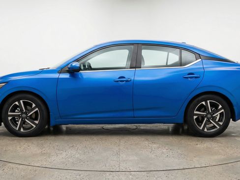 Used 2025 Nissan Sentra SV FWD image 5