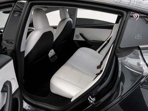 Used 2025 Tesla Model 3 Long Range image 31