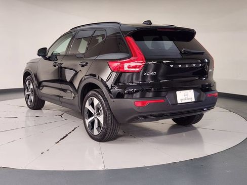 Certified 2026 Volvo XC40 B5 Plus AWD/4WD image 6