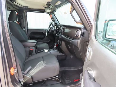 Used 2019 Jeep Wrangler Unlimited Sport S AWD/4WD image 24