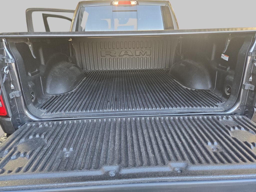 Used 2024 RAM 1500 Laramie AWD/4WD image 15
