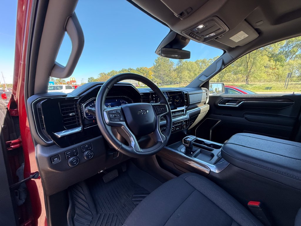 Certified 2024 Chevrolet Silverado 1500 RST AWD/4WD image 15