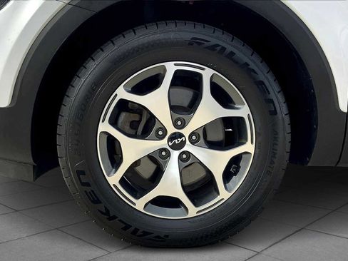 Used 2022 Kia Telluride EX image 9