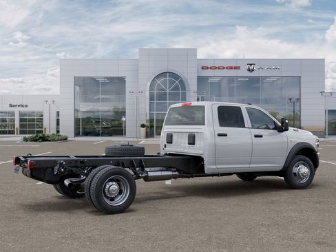 New 2026 RAM 4500 Tradesman w/ Chrome Appearance Group AWD/4WD image 4