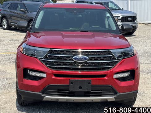 Used 2023 Ford Explorer XLT w/ Equipment Group 202A AWD/4WD image 2