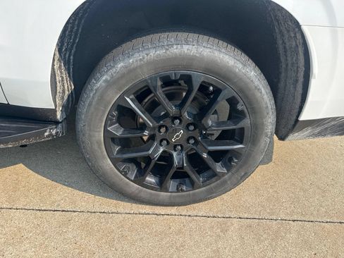 Used 2022 Chevrolet Suburban LS AWD/4WD image 11