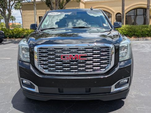 Used 2019 GMC Yukon Denali w/ Denali Ultimate Package AWD/4WD image 8