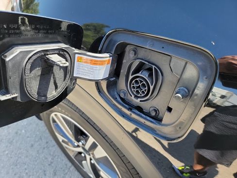 Used 2020 Kia Niro EX Premium FWD image 9