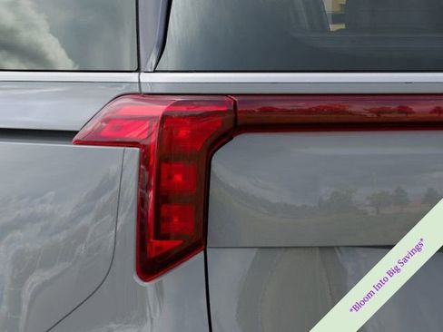 New 2026 Kia Carnival EX FWD image 11