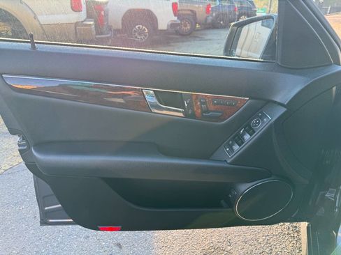 Used 2011 Mercedes-Benz C 300 4MATIC Sedan image 13