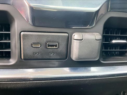 Used 2022 Chevrolet Silverado 1500 LTZ w/ LTZ Convenience Package II RWD image 32