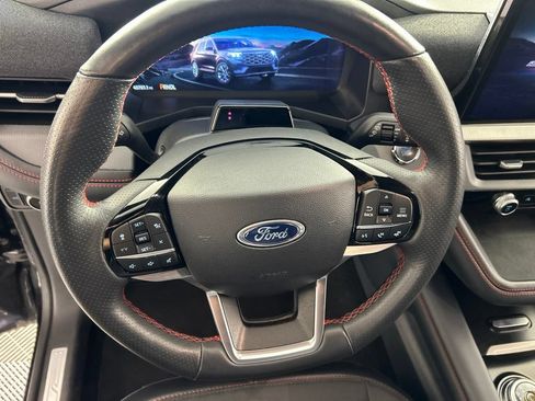 Used 2025 Ford Explorer ST-Line w/ ST-Line Street Pack AWD/4WD image 12