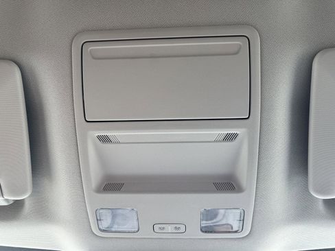 New 2025 Ford Maverick XL w/ Equipment Group 102A image 31