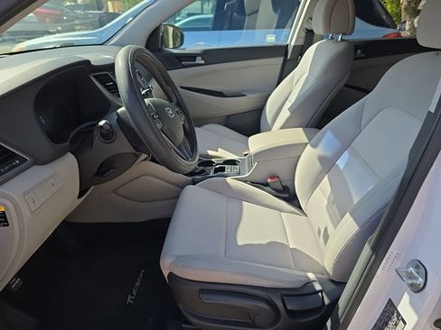Used 2018 Hyundai Tucson SE image 3