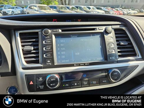 Used 2018 Toyota Highlander Limited Platinum AWD/4WD image 30