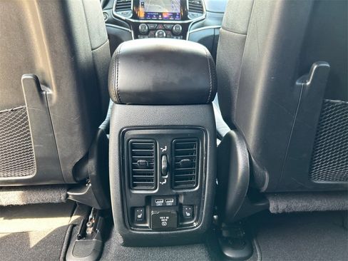 Used 2020 Jeep Grand Cherokee Limited w/ Luxury Group II image 26