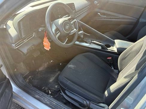 Certified 2021 Hyundai Elantra SE FWD image 16