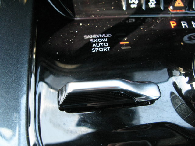 Used 2023 Jeep Wagoneer 4WD w/ Premium Group I image 30