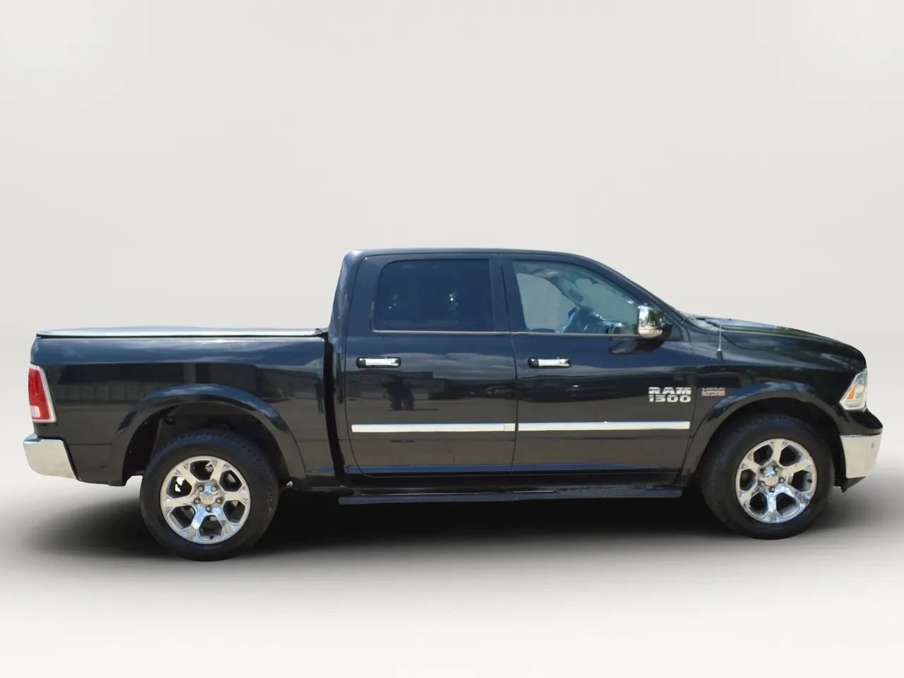 Used 2015 RAM 1500 Laramie w/ Convenience Group AWD/4WD image 12