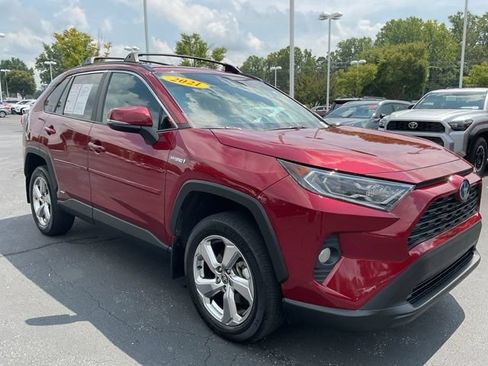 Used 2021 Toyota RAV4 XLE Premium AWD/4WD image 5