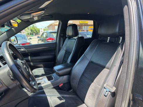 Used 2018 Jeep Grand Cherokee Altitude AWD/4WD image 13