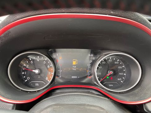 Used 2020 Jeep Compass Trailhawk AWD/4WD image 10