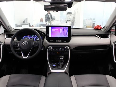 Used 2023 Toyota RAV4 Limited AWD/4WD image 19