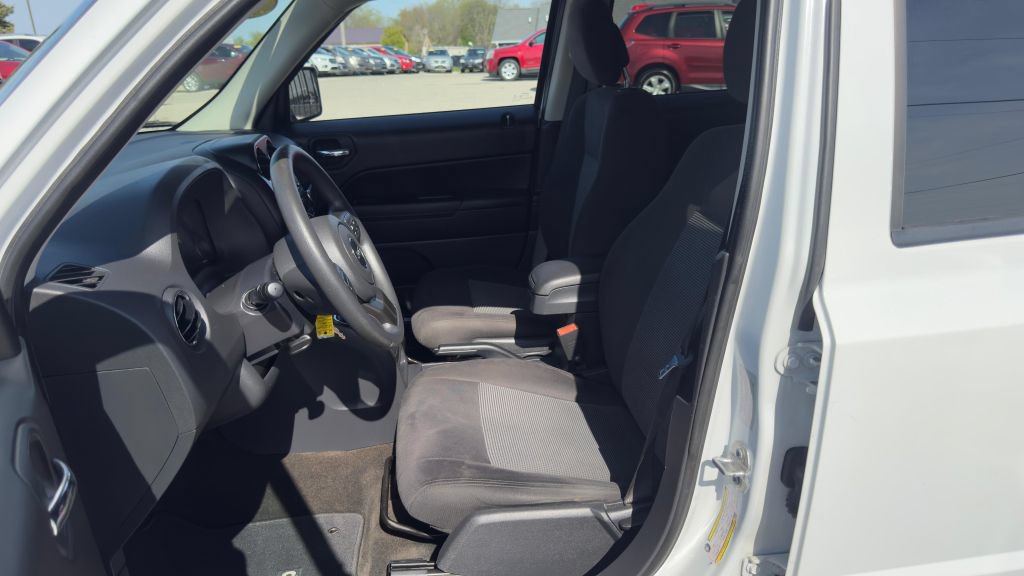 Used 2017 Jeep Patriot Sport w/ Power Value Group FWD image 21