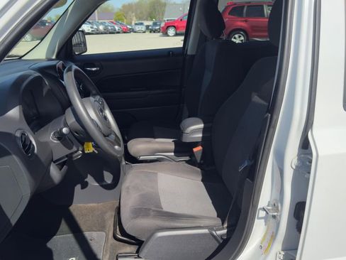 Used 2017 Jeep Patriot Sport w/ Power Value Group image 21