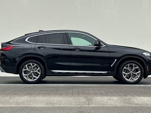 Used 2025 BMW X4 xDrive30i w/ Premium Package AWD/4WD image 2