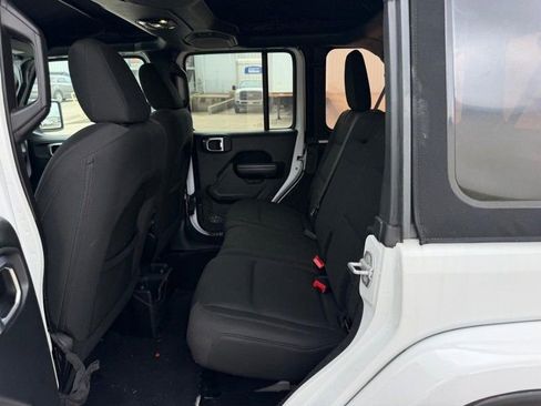 Used 2019 Jeep Wrangler Unlimited Sport S image 7