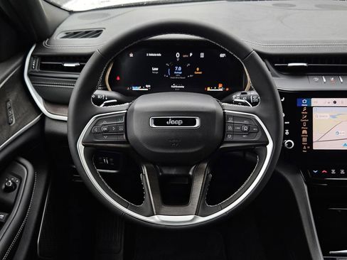 New 2026 Jeep Grand Cherokee Limited RWD image 15