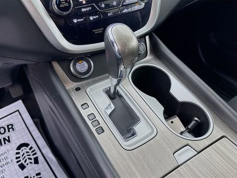 Used 2017 Nissan Murano SV image 16