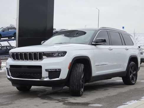 Used 2022 Jeep Grand Cherokee L Limited image 23