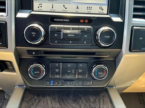 Used 2018 Ford F250 Lariat w/ Chrome Package AWD/4WD image 16